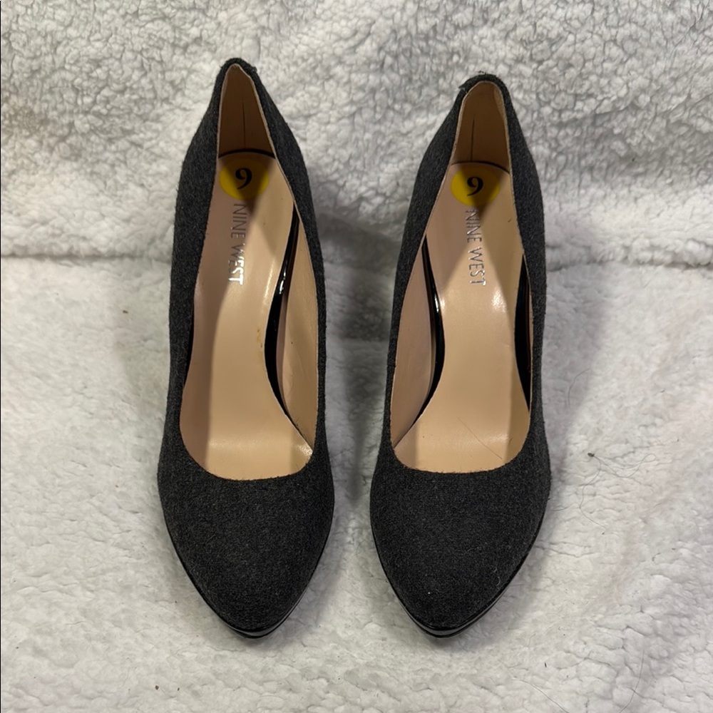 Nine West Black Heeled Pumps Minimalist Design